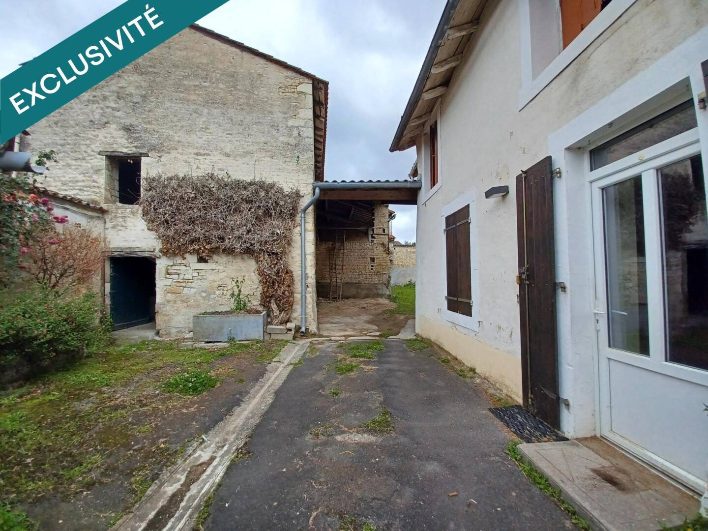 Maison 3 pièces 65 m² · à Aigre · 65 m² · 67 000 €