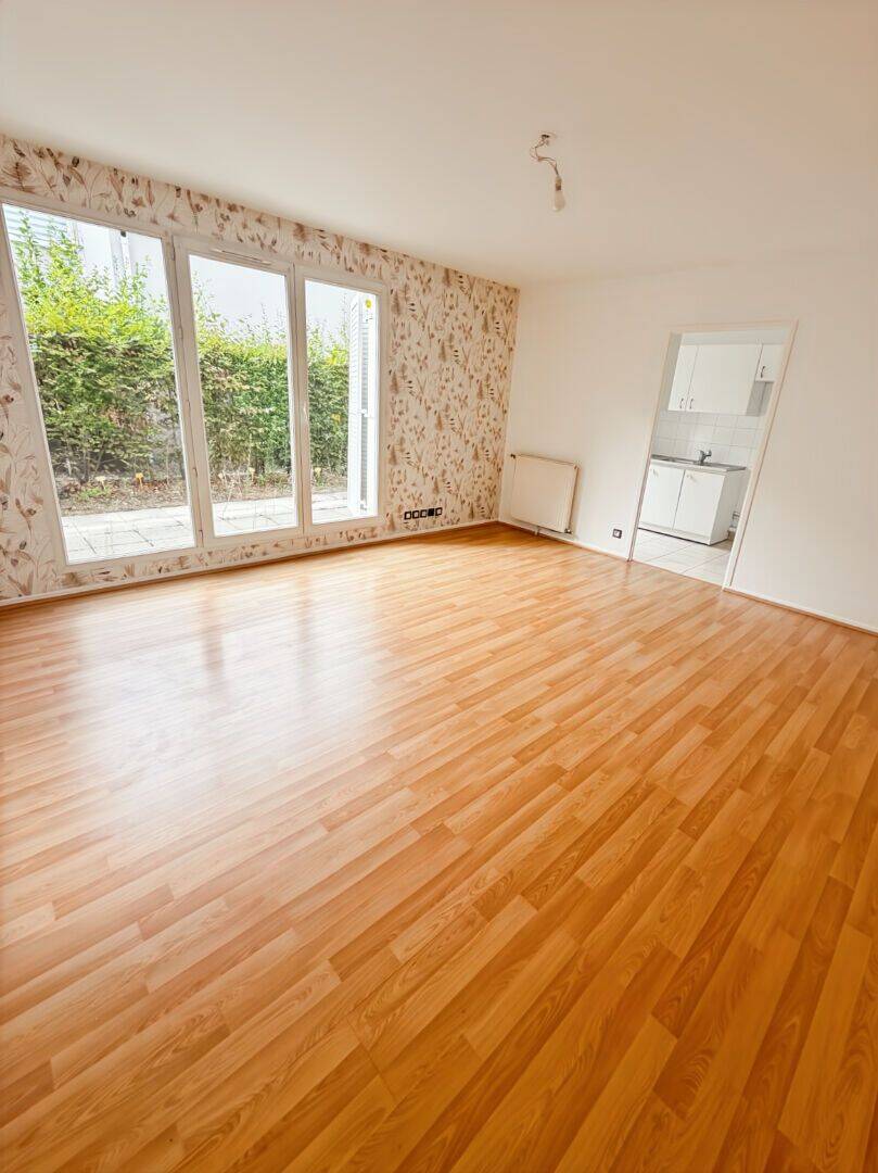 Appartement 2 pièces 44 m² · à Sainte-Geneviève-des-Bois · 44 m² · 159 000 €