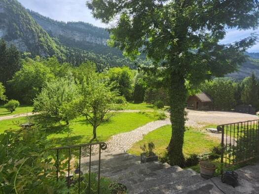 Maison à vendre 650 000 € 7 pièces 4 chambres 297 m² 6 924 m² de terrain Nantua 01130