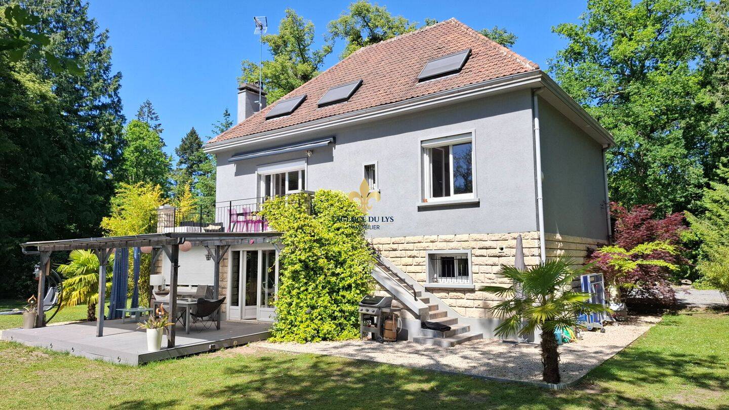 Maison 6 pièces 210 m² · à Lamorlaye · 210 m² · 675 000 €