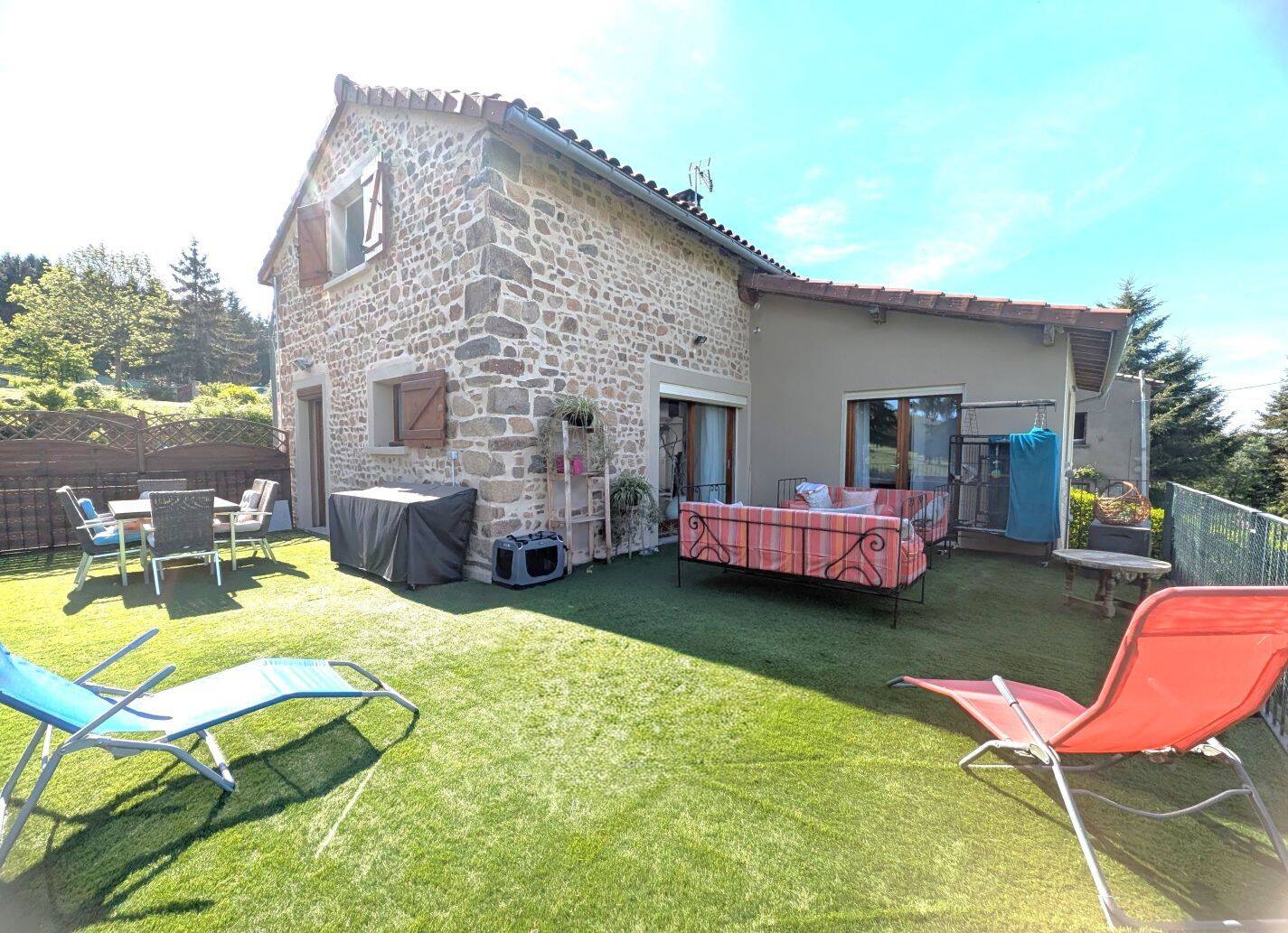 Maison 6 pièces 130 m² · à Fourneaux · 130 m² · 285 000 €