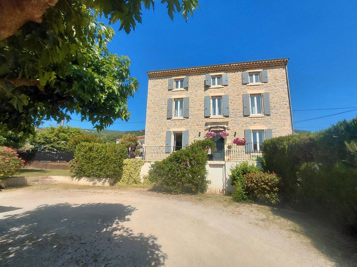 Maison 6 pièces 151 m² · à La Voulte-sur-Rhône · 151 m² · 350 000 €