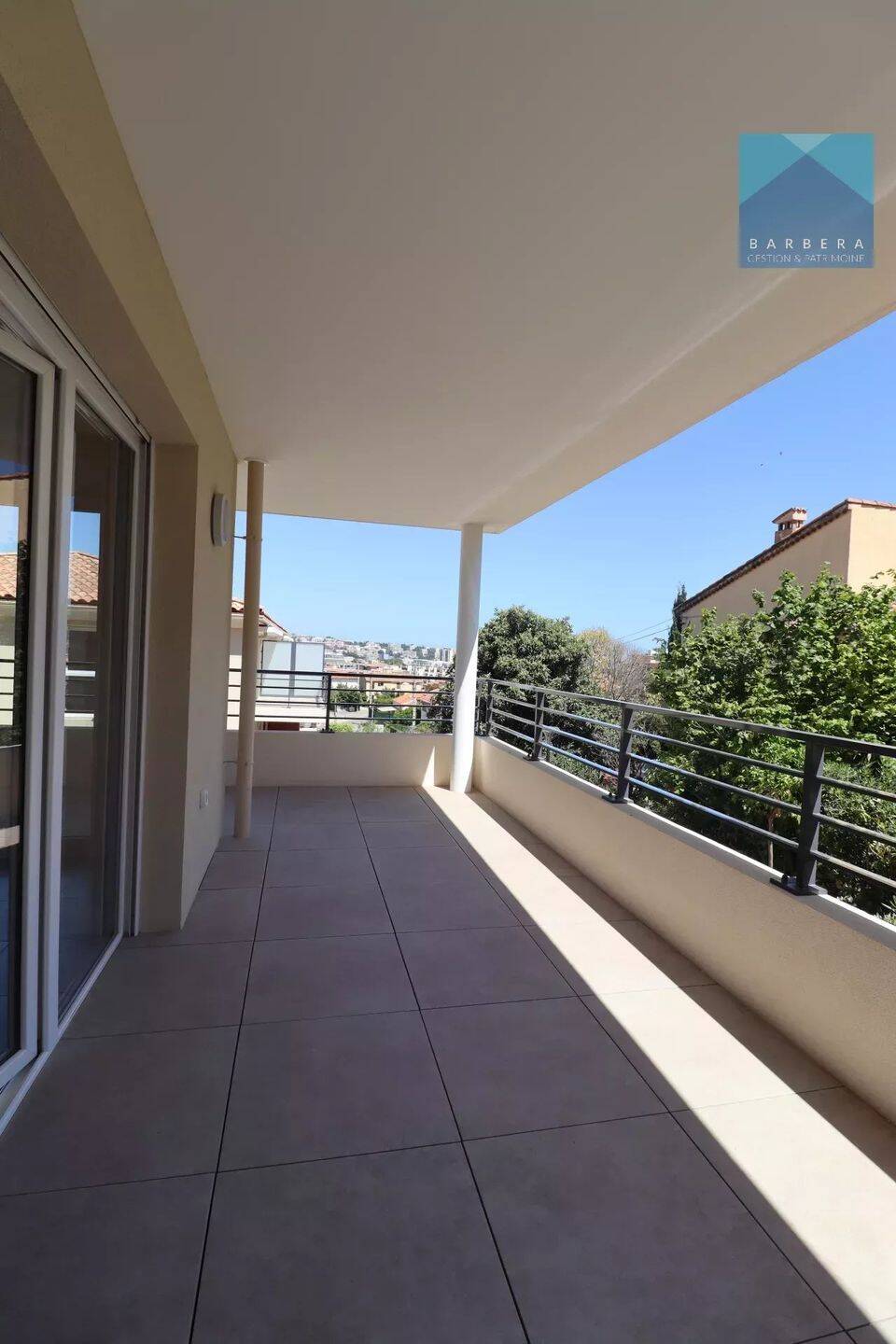 Appartement 3 pièces 65 m² · à Saint-Laurent-du-Var · 64,8 m² · 1 148 €