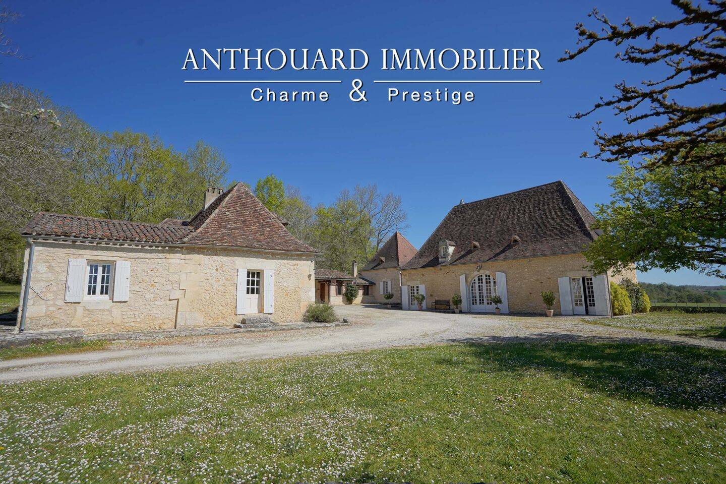 Maison 12 pièces 480 m² · à Bergerac · 480 m² · 1 200 000 €