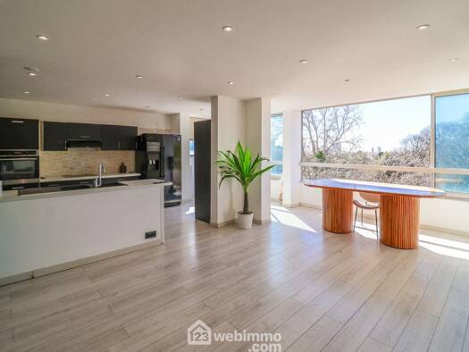 Appartement à vendre 250 000 € 4 pièces 3 chambres 93 m² Étage 3/3 Le Cabot Marseille 9ème arrondissement 13009