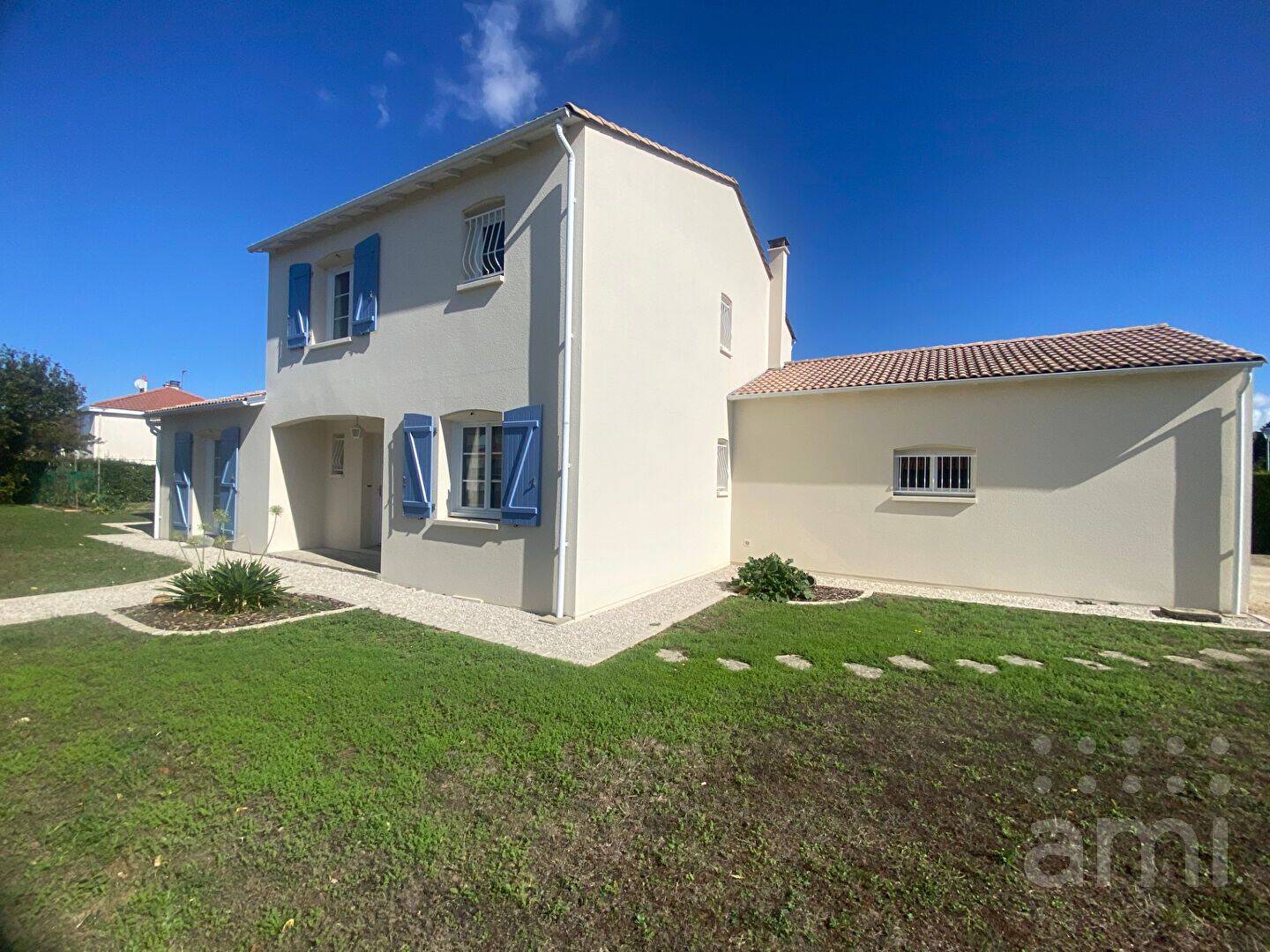 Maison 7 pièces 158 m² · à Aiffres · 158 m² · 331 800 €