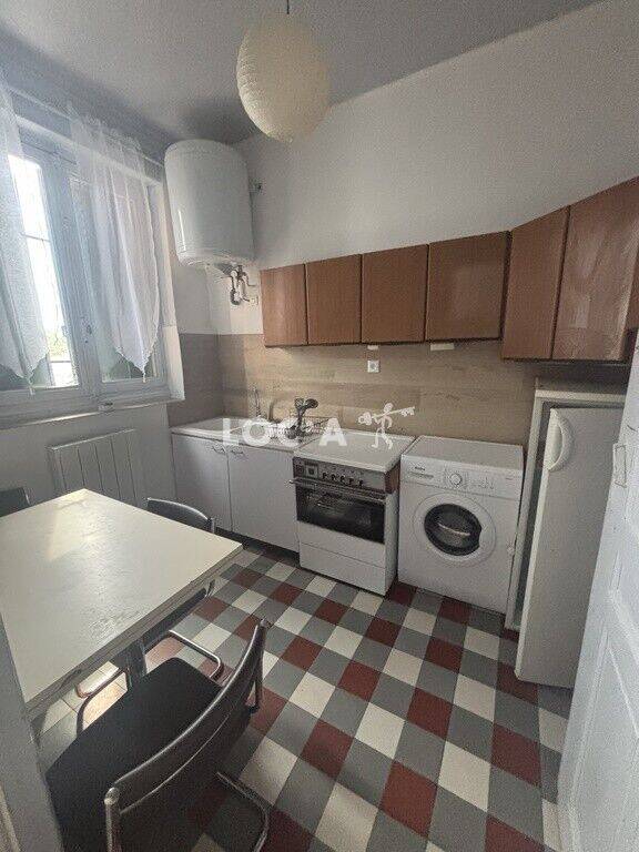 Location Studio 29 m² à Villeurbanne 630 ¤ CC /mois — 1