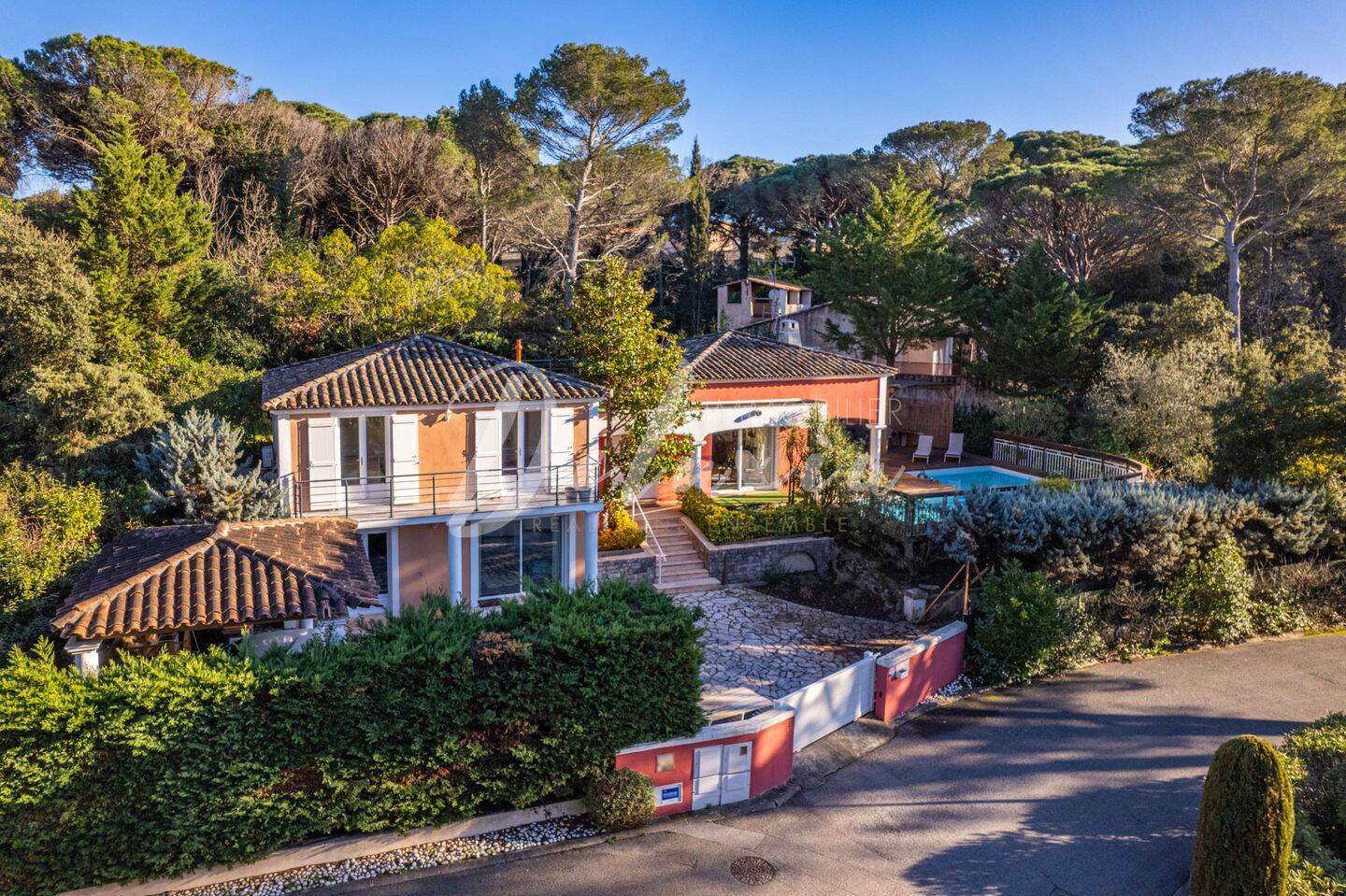 Maison 4 pièces 140 m² · à Saint-Raphaël · 140 m² · 995 000 €