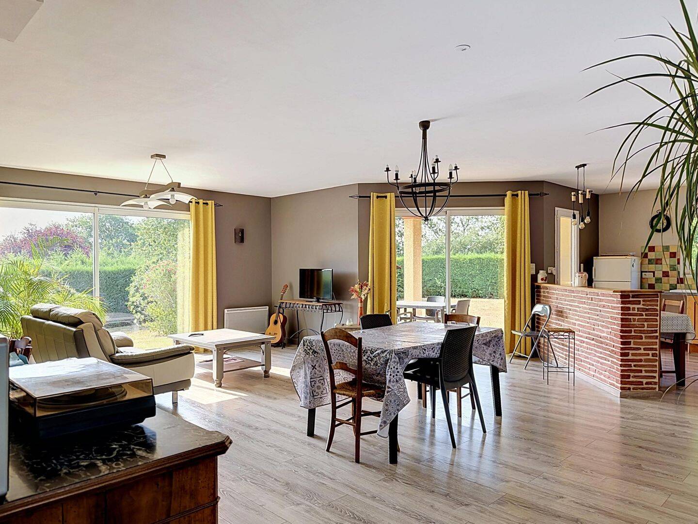Maison 6 pièces 154 m² · à Mirande · 154 m² · 275 000 €