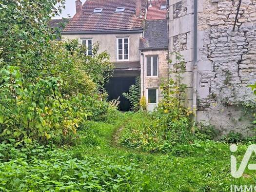 Maison à vendre 194 000 € 6 pièces 2 chambres 147 m² 235 m² de terrain Sud Tonnerre 89700
