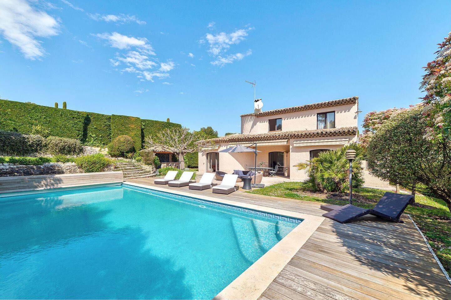 Maison 9 pièces 171 m² · à Mougins · 171 m² · 6 500 €