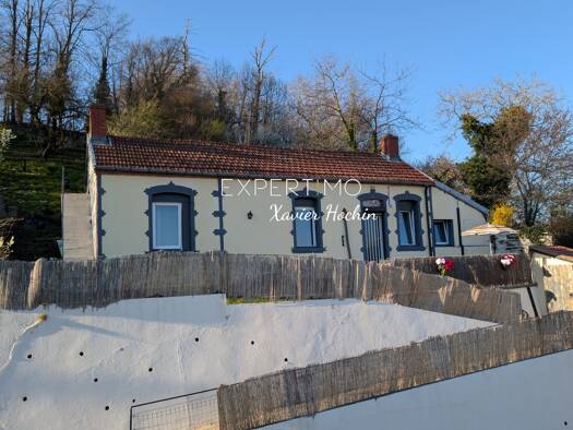 Maison à vendre 49 000 € 2 pièces 1 chambre 42 m² 735 m² de terrain Saint-Éloy-les-Mines 63700