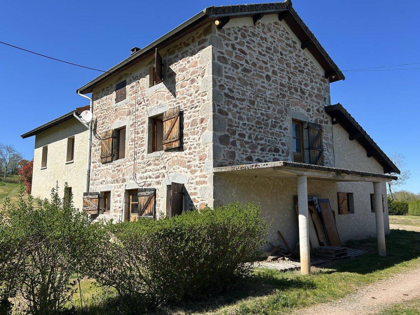 Maison 4 pièces 133 m² · à La Pacaudière · 133 m² · 229 000 €