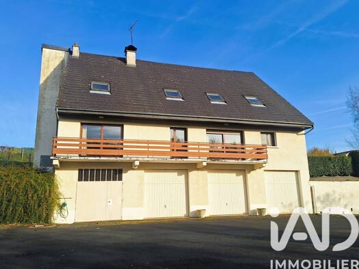 Maison à vendre 250 000 € 7 pièces 5 chambres 225 m² 6 600 m² de terrain Sansac-de-Marmiesse 15130