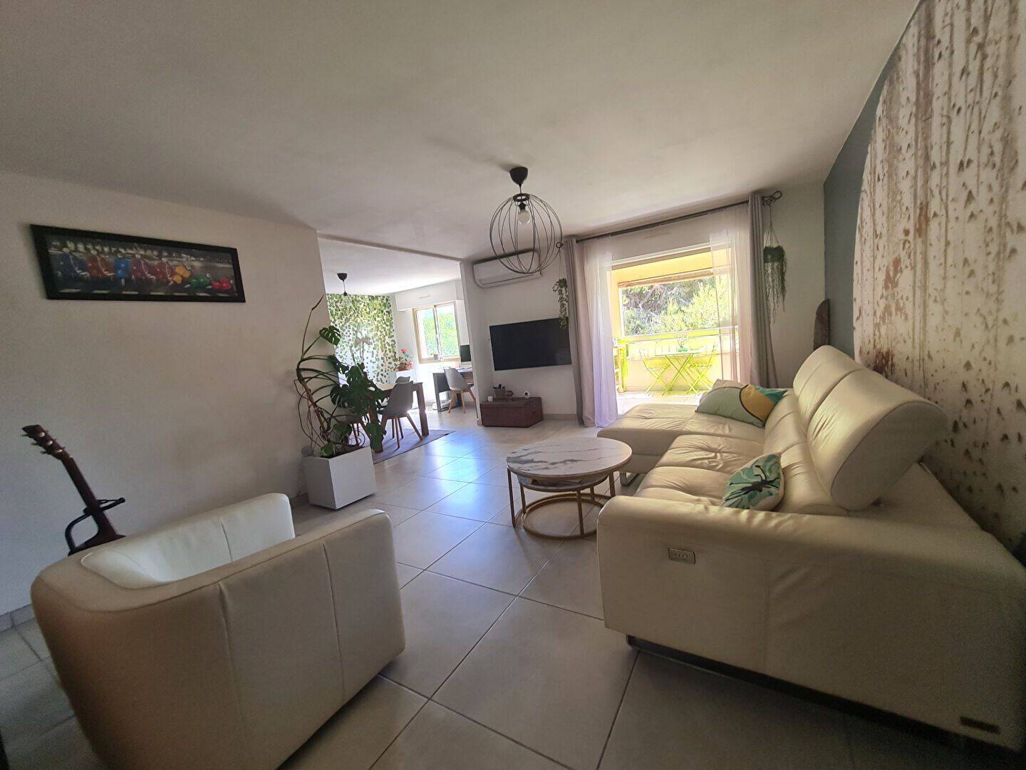 Appartement 4 pièces 135 m² · à Saint-Mandrier-sur-Mer · 135,4 m² · 349 600 €