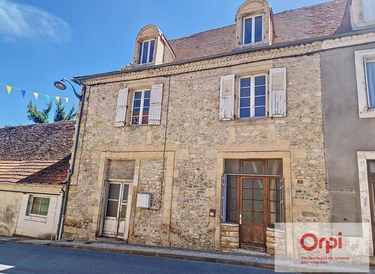 Maison à vendre 55 000 € 4 pièces 3<br/>chambres 105 m²<br/>superficie 75 m²<br/>terrain Thenon 24210