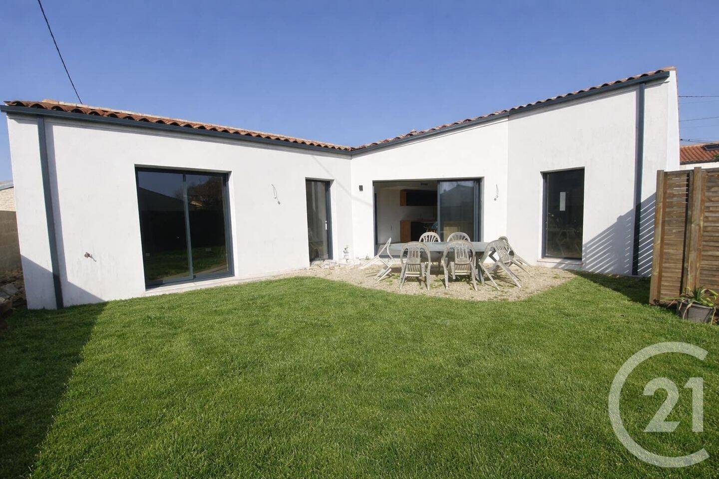 Maison 5 pièces 105 m² · à Longèves · 105 m² · 290 000 €