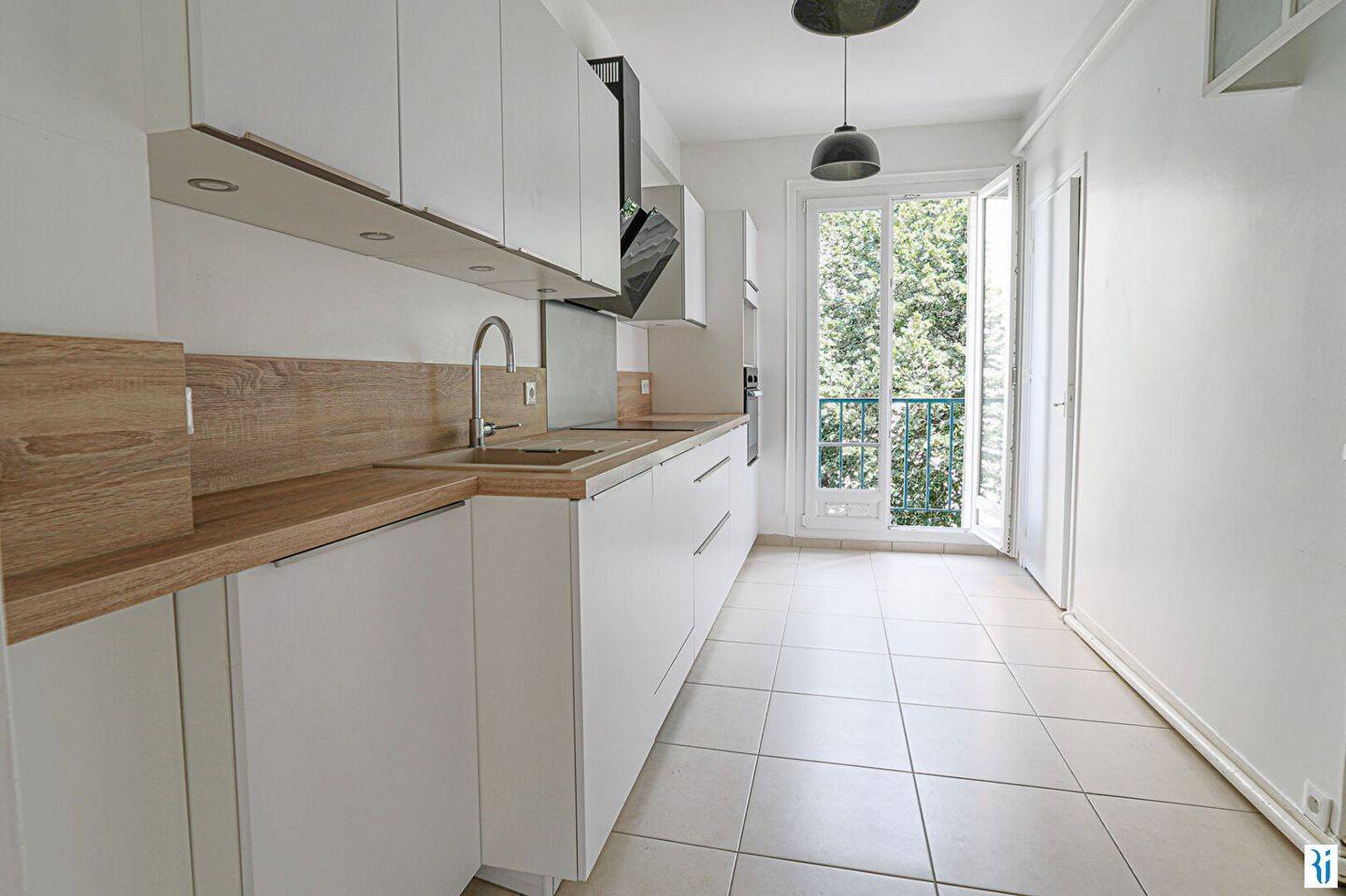 Appartement 4 pièces 76 m² · à Rouen · 75,8 m² · 1 050 €