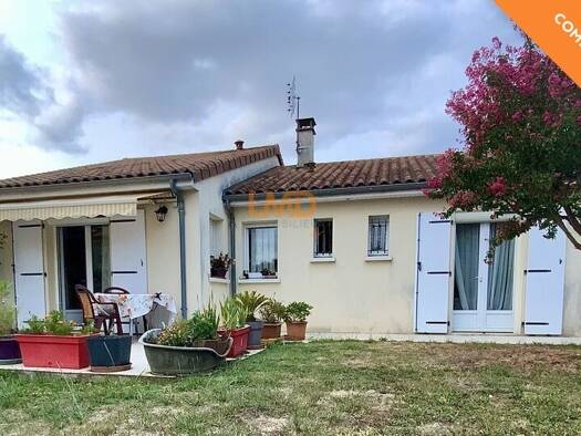 Maison de plain-pied à vendre 109 000 € 3 pièces 2 chambres 99 m² 459 m² de terrain Liglet 86290