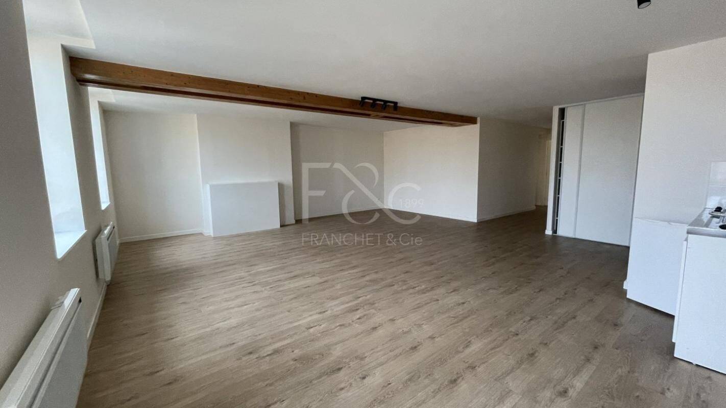 Appartement 4 pièces 98 m² · à Lyon 3ème Arrondissement · 98 m² · 1 289 €/mois