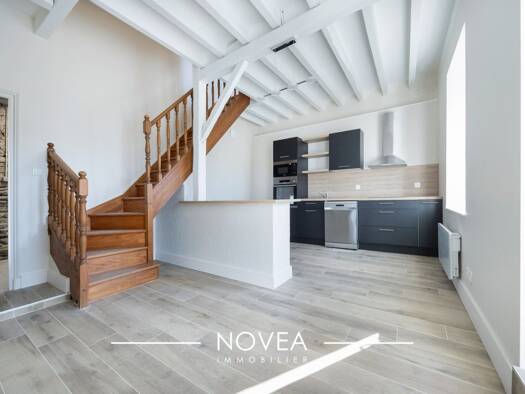 Duplex à vendre 240 000 € 3 pièces 1 chambre 102 m² RDC Sourcieux-les-Mines 69210