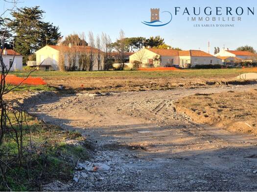 Terrain constructible viabilisé à vendre 194 000 € 373 m² de terrain Les Sables-d'Olonne 85180