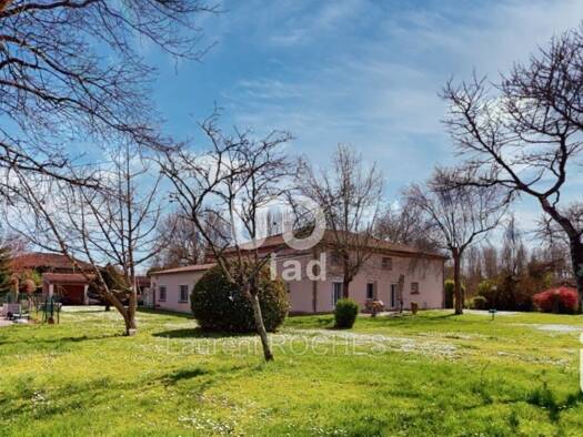 Demeure à vendre 439 000 € 12 pièces 6 chambres 372 m² 20 000 m² de terrain Saint-Nicolas-de-la-Grave 82210