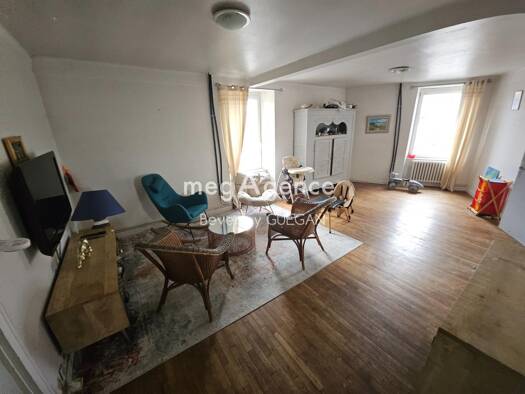 Appartement à vendre 150 000 € 4 pièces 3 chambres 76 m² Étage 1/2 Ploëzal 22260
