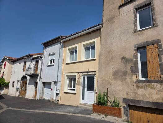 Maison à vendre 155 000 € 3 pièces 2 chambres 90 m² 55 m² de terrain Zone Vieux Bourg-La Nef-Les Vergers Cournon-d'Auvergne 63800