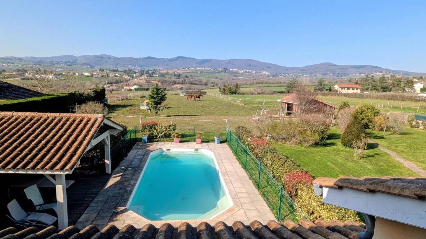 Maison 8 pièces 212 m² · à Grézieu-la-Varenne · 212 m² · 1 080 000 €
