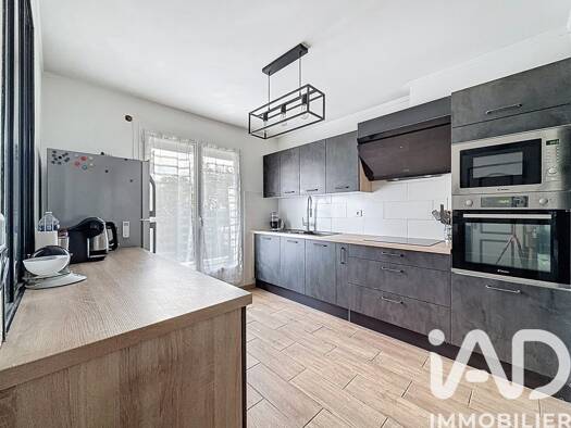 Maison à vendre 320 000 € 4 pièces 3 chambres 89 m² 245 m² de terrain Périgny 94520