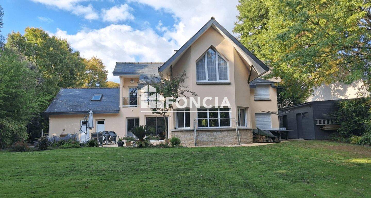 Maison 7 pièces 217 m² · à Chartres-de-Bretagne · 217 m² · 619 890 €
