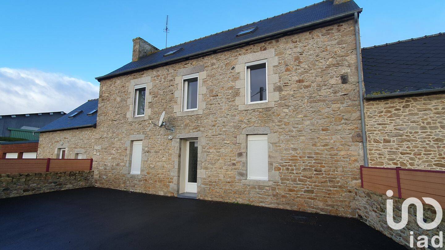 Maison 4 pièces 98 m² · à Lanrodec · 98 m² · 900 €