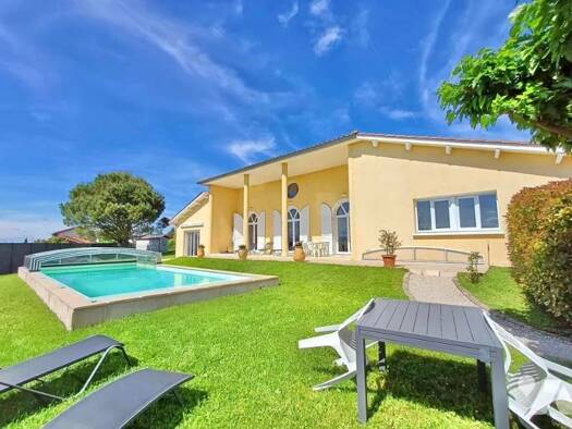 Maison à vendre 550 000 € 6 pièces 4 chambres 181 m² 1 500 m² de terrain Chambœuf 42330