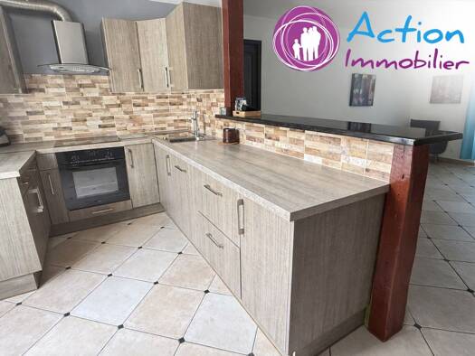Duplex à vendre 215 000 € 3 pièces 2 chambres 72 m² RDC Leclerc-Centre Ouest Brie-Comte-Robert 77170