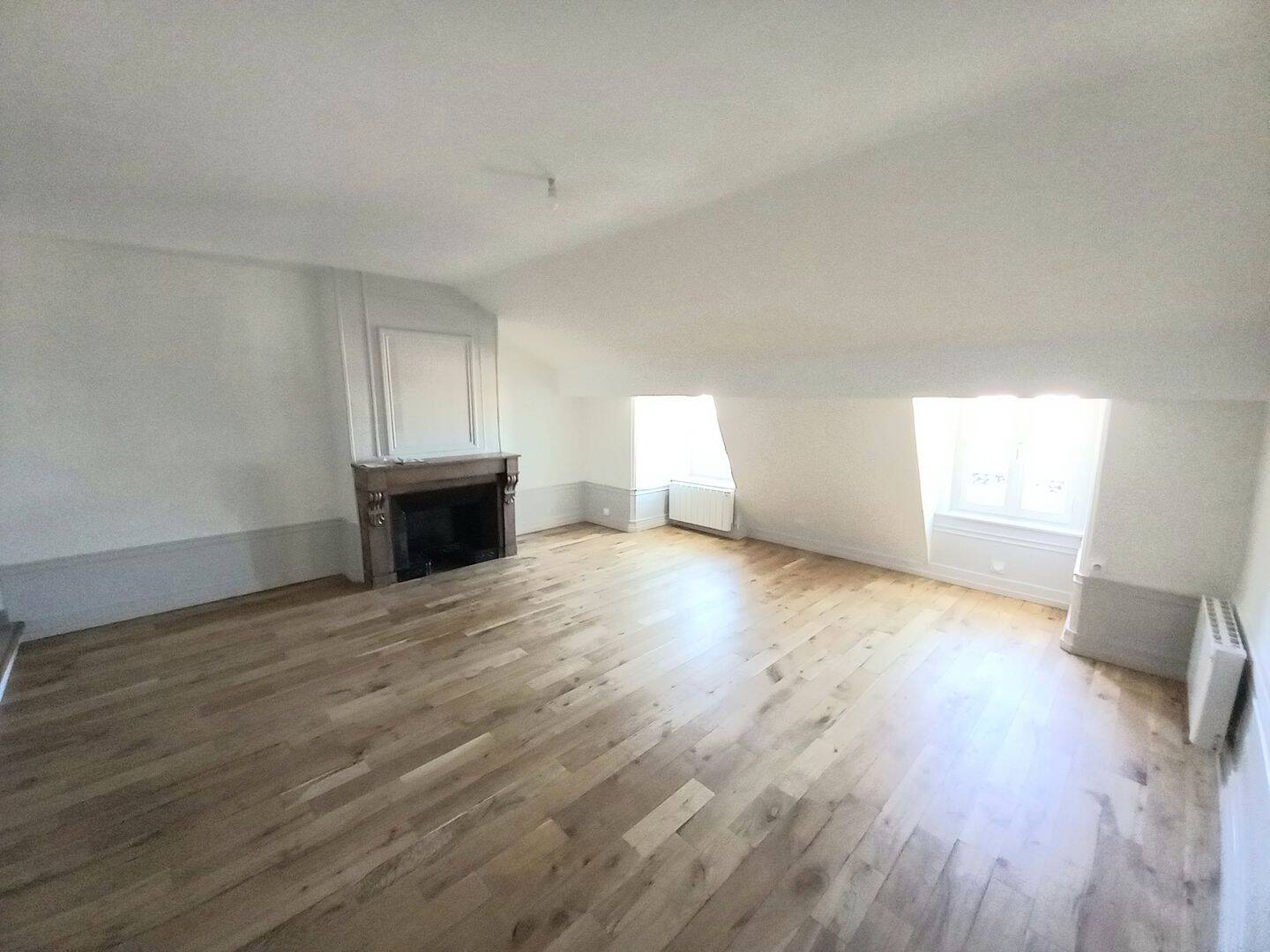 Appartement 3 pièces 87 m² · à Lyon 2ème Arrondissement · 86,7 m² · 1 357 €