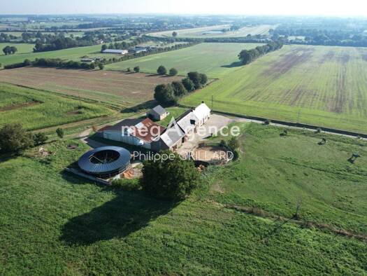 Maison à vendre 314 000 € 4 pièces 2 chambres 106 m² 9 197 m² de terrain Senonnes 53390