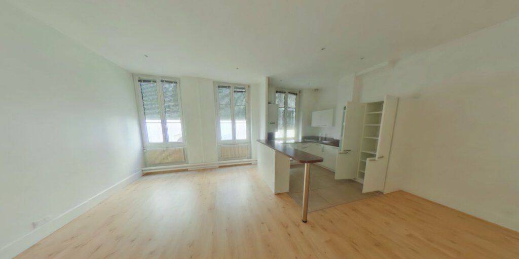 Appartement 3 pièces 77 m² · à Lyon 3ème Arrondissement · 77 m² · 1 250 €