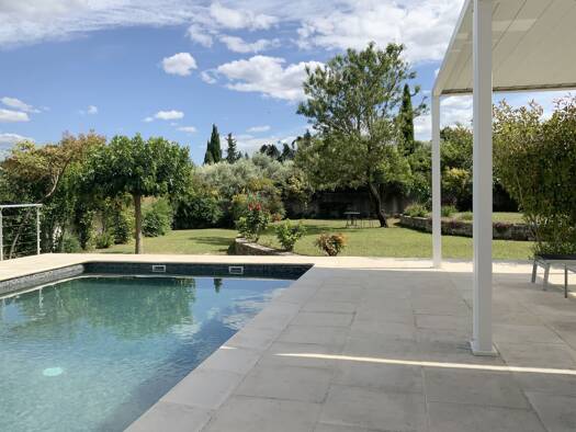 Maison à vendre 560 000 € 7 pièces 4 chambres 150 m² 1 207 m² de terrain Uzès 30700