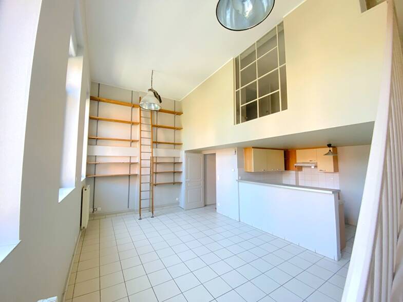 Duplex à louer 850 € 2 pièces 1 chambre 57 m² RDC/3 Lille 59000