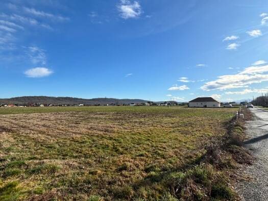 Terrain constructible viabilisé à vendre 77 000 € 1 037 m² de terrain Bordes 64510