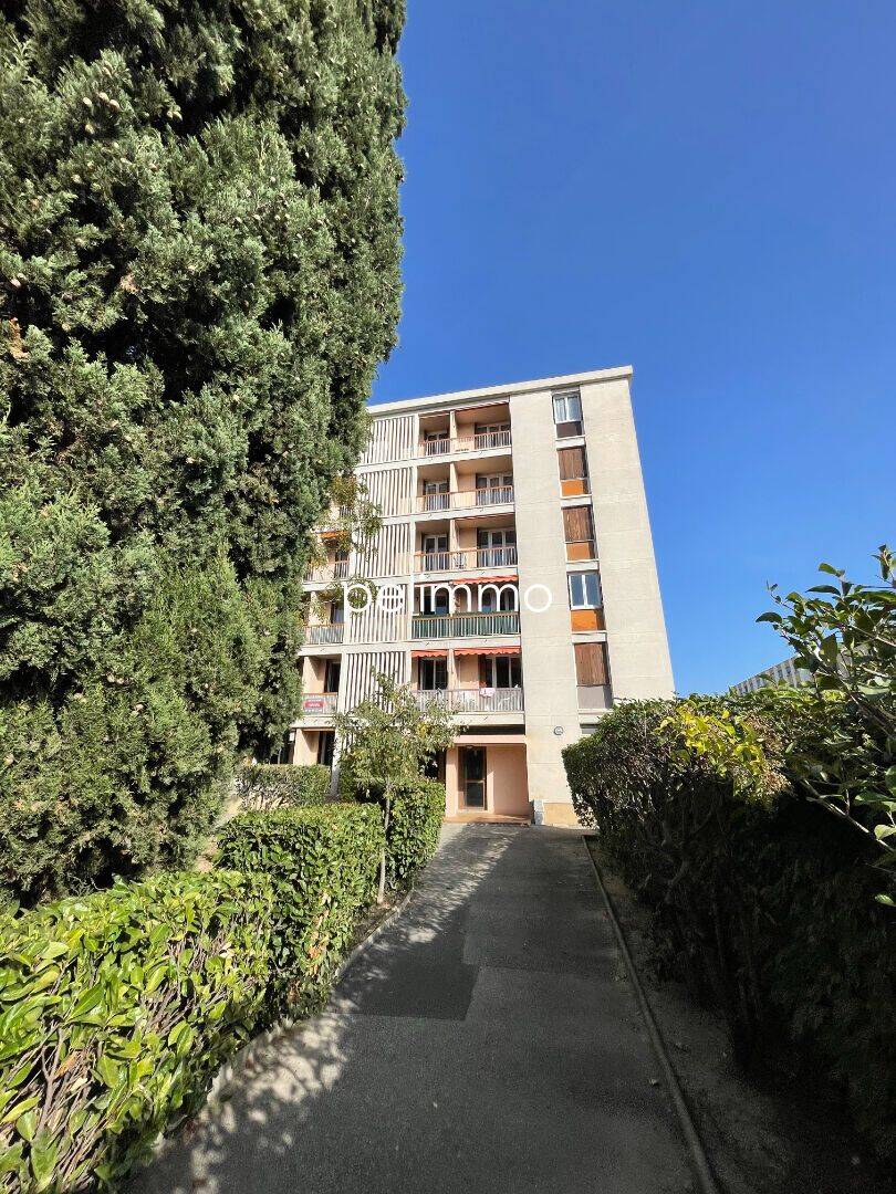 Appartement 3 pièces 80 m² · à Salon-de-Provence · 80,3 m² · 863 €/mois