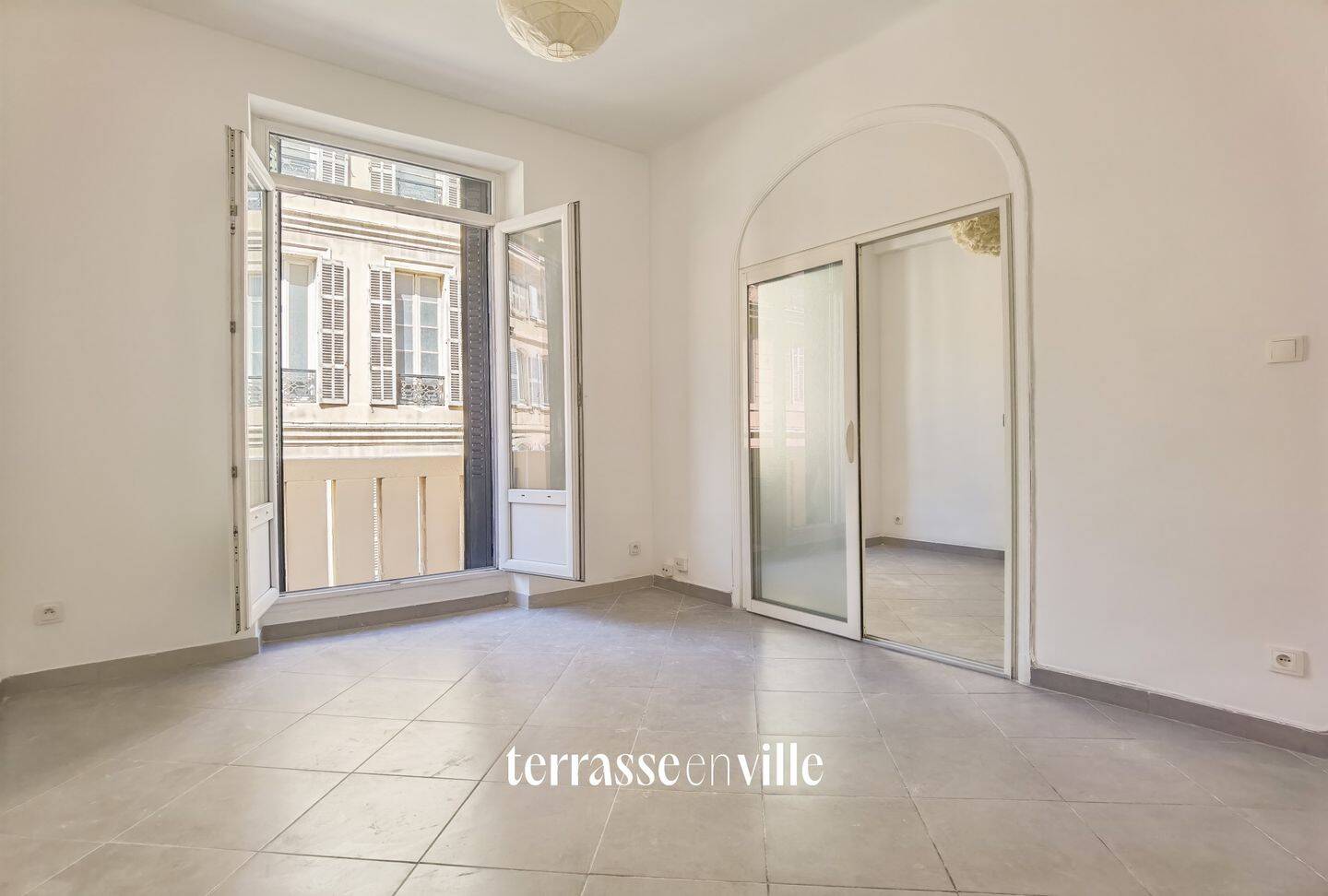 Appartement 4 pièces 93 m² · à Marseille 1er Arrondissement · 93 m² · 1 900 €