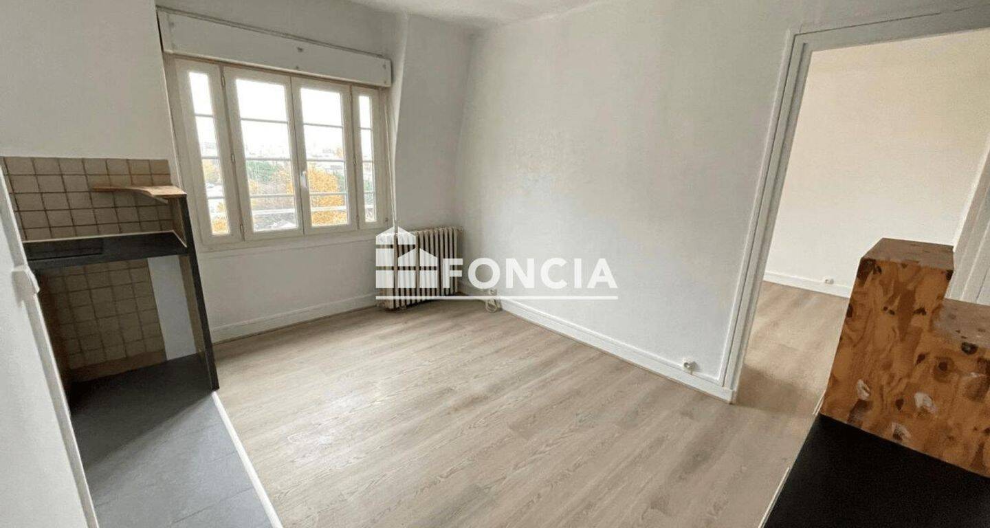 Appartement 2 pièces 30 m² · à Courbevoie · 30,4 m² · 689 €/mois