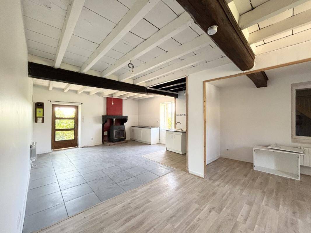 Maison 2 pièces 68 m² · à Jullié · 68 m² · 600 €/mois