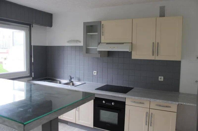 Appartement 3 pièces 70 m² · à Saint-Priest-en-Jarez · 70 m² · 700 €