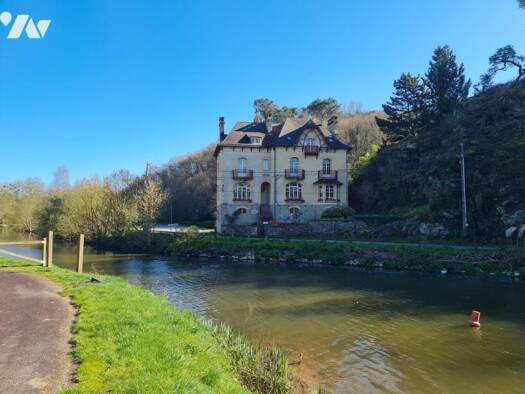 Maison à vendre 602 080 € 14 pièces 8 chambres 338 m² 31 655 m² de terrain Rohan 56580