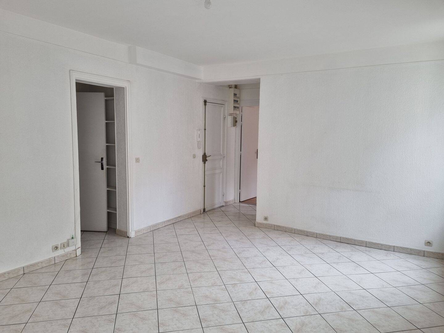 Appartement 4 pièces 61 m² · à Paris 15ème Arrondissement · 61,2 m² · 1 700 €