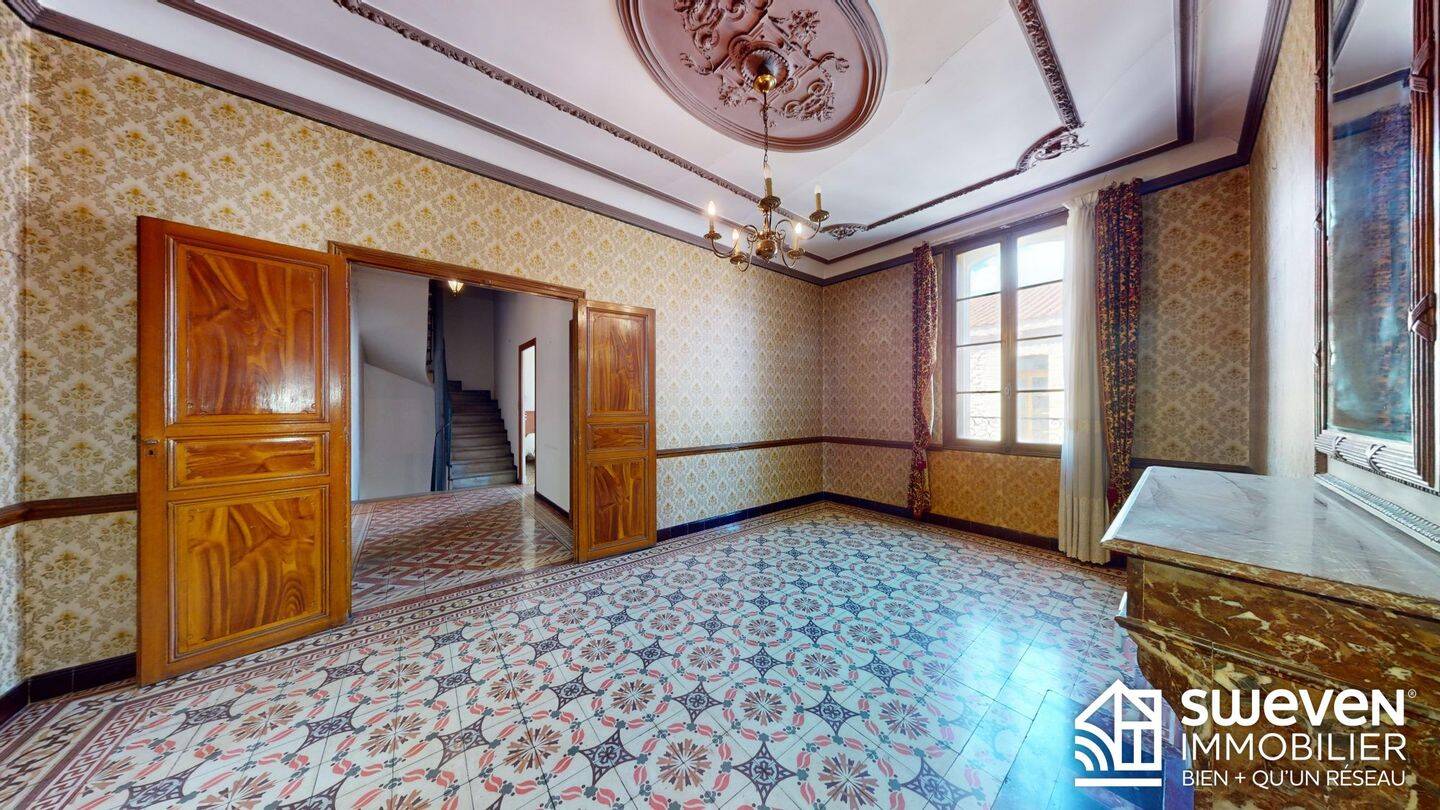 Maison 11 pièces 175 m² · à Fourques · 175 m² · 191 000 €