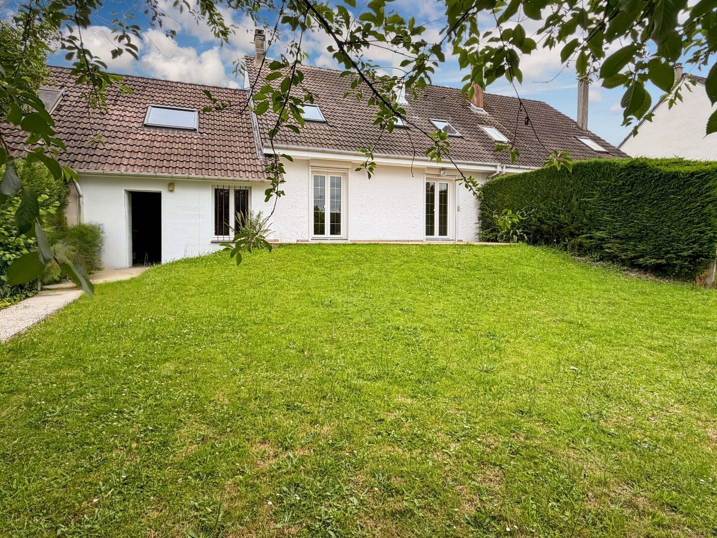 Maison 5 pièces 114 m² · à Houppeville · 114 m² · 290 000 €